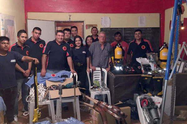 El Cuerpo de los Bomberos Voluntarios de Loreto adquirioacute un importante equipamiento