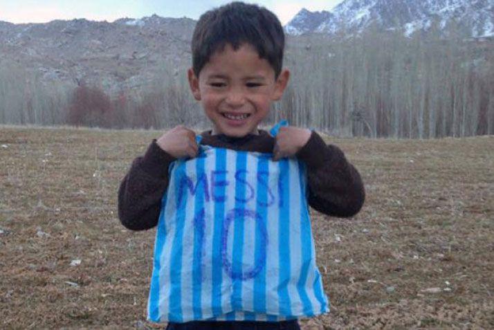 El suentildeo del pibe- el nene afgano finalmente conocioacute a Messi