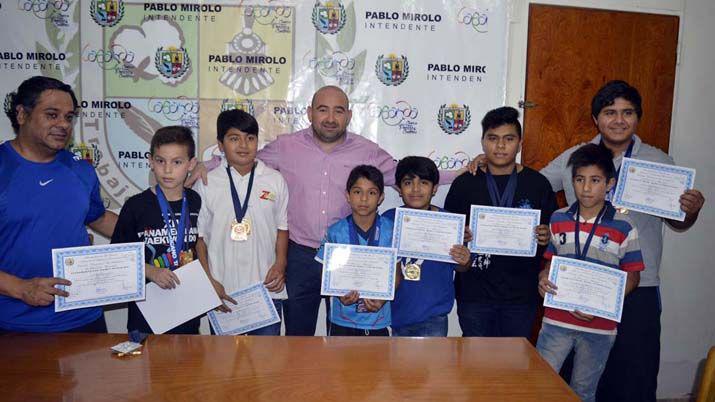 Mirolo entregó distinciones a jóvenes taekwondistas 