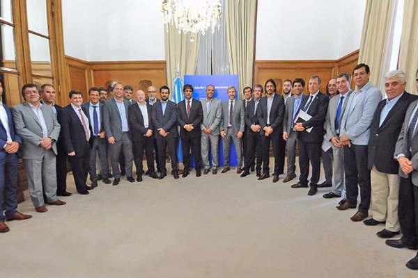 Las provincias solicitaron al Congreso posponer el tratamiento de la iniciativa tras reunirse con Frigerio