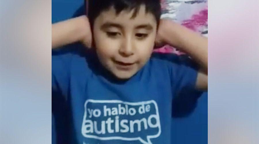 Un nintildeo con autismo pide en un video que no se use pirotecnia