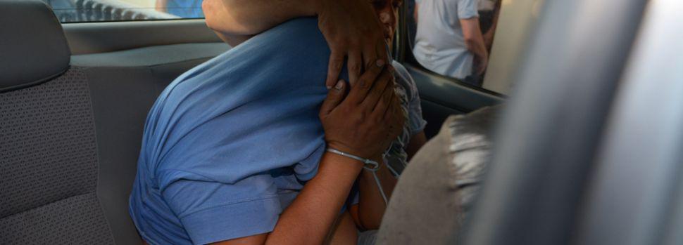 Condenado a maacutes de 10 antildeos de caacutercel por abusar de su hija