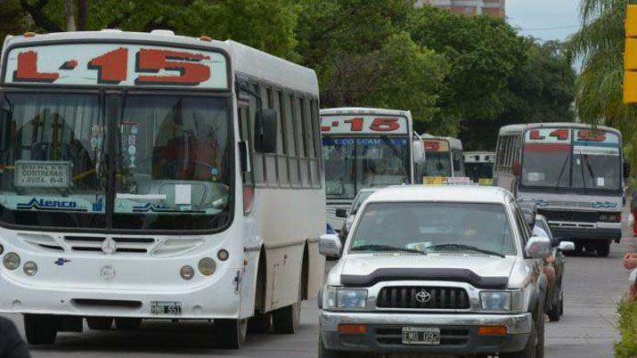 Por medidas de fuerza el lunes no habraacute colectivos de 20 a 22