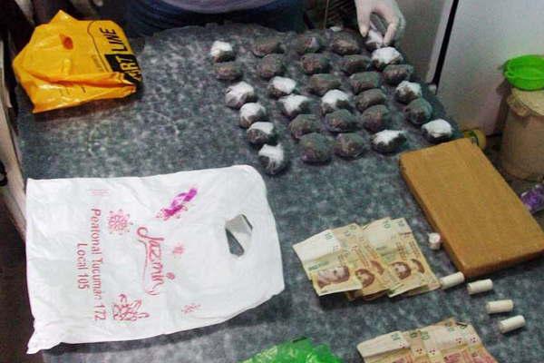 Ojo de Agua- detienen a una mujer que traiacutea drogas desde Coacuterdoba