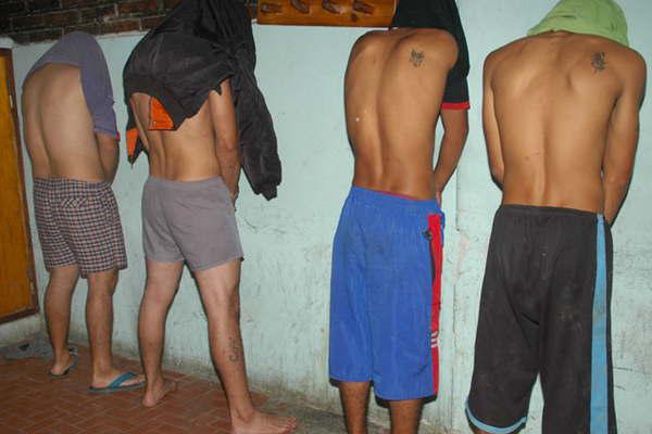 Cae un cuarteto por violar a nintildea y uno ya habiacutea vejado a hermanita antildeos atraacutes 