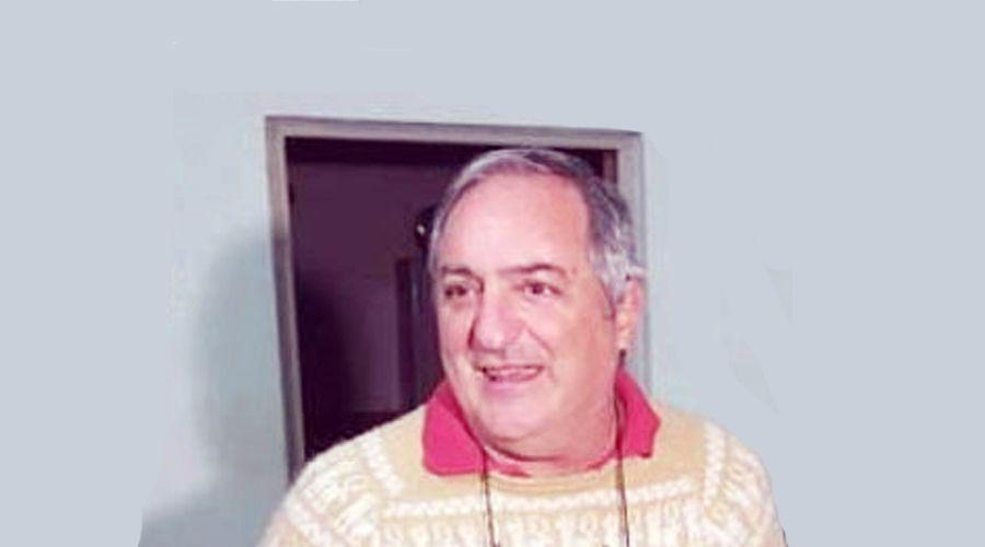 El padre Bourdet asumioacute como paacuterroco en la Catedral de Antildeatuya