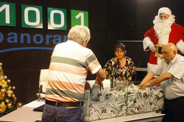 Ya hay ganadores de las cajas navidentildeas de Radio Panorama 