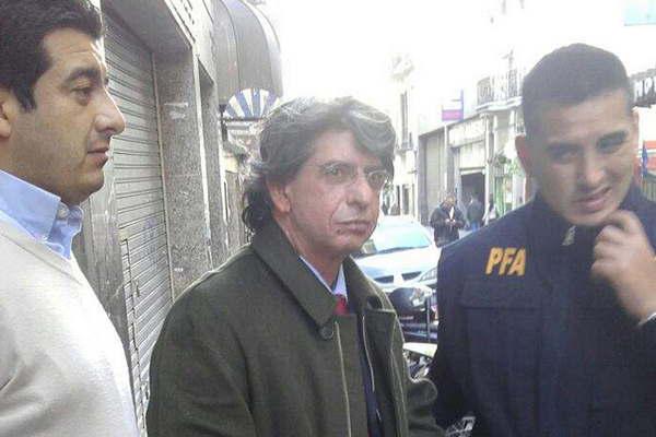 Rechazan haacutebeas corpus de Pericaacutes y le extienden su detencioacuten en el afer cautelares