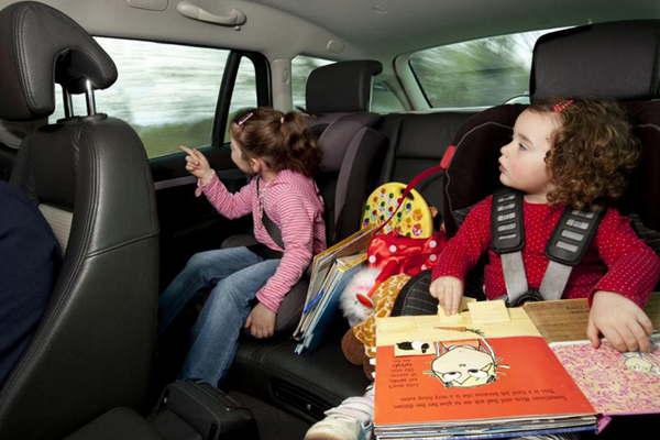 Vacaciones- lo que se necesita para viajar al exterior con un menor