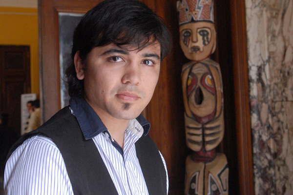 Joseacute Quiroga fue interceptado por dos hombres que le dieron una golpiza