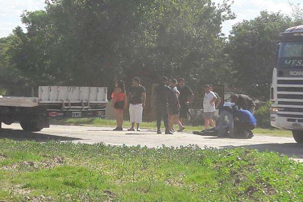 Roboacute un automoacutevil se enfrentoacute a tiros con la Policiacutea y atropelloacute a un efectivo