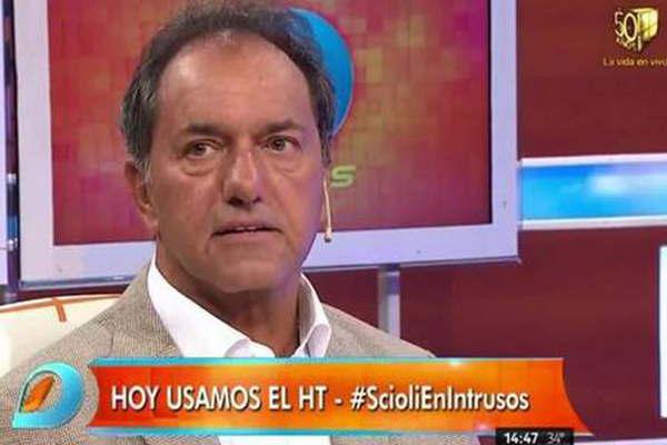 Duro contra el acusador Silvestre y la anfitriona del cantante Mirtha Legrand