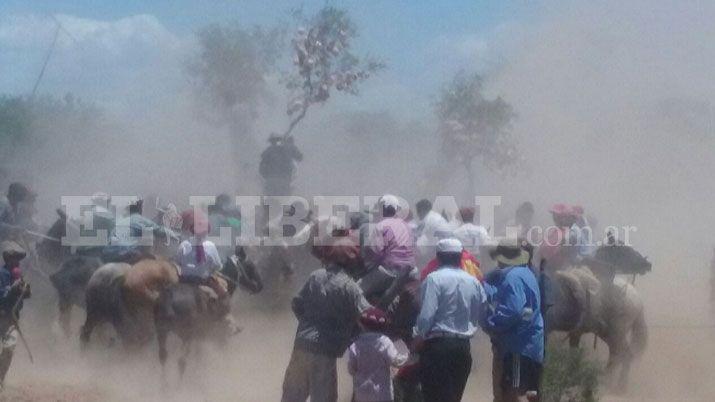 Miles de fieles honran a San Esteban en Sumamao