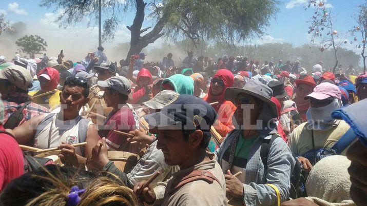 Miles de fieles honran a San Esteban en Sumamao