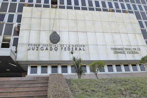 Ante el fiscal federal policiacuteas ofrecidos por Moreno negaron sus afirmaciones