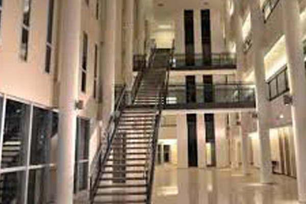 Detienen a un empresario por supuesto abuso sexual de su hija