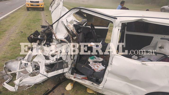 Fuerte choque frontal en la ruta 9 dejoacute personas atrapadas