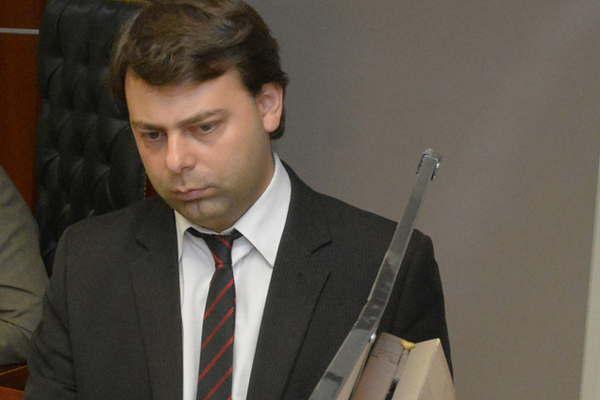 Con promesa de celular violoacute a una nintildea de 12 antildeos en El Zanjoacuten