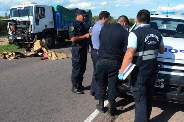 DOBLE LUTO A las 16 David mató a Vanesa en el Juan Díaz de Solís Después de las 17 él se suicidó