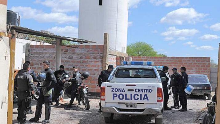 Pareja de novios fue asaltada mientras buscaban tener intimidad