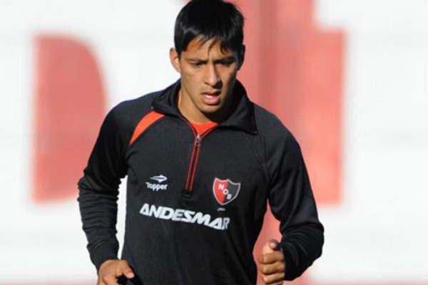 Mauricio Teacutevez se fracturoacute el pie derecho y seraacute operado