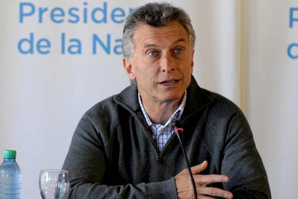 Macri alterna sus vacaciones con agenda oficial