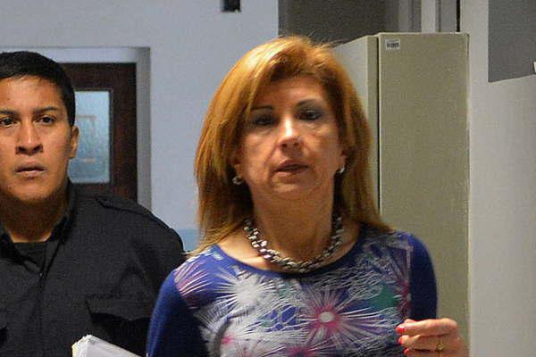 Indagan a mujer acusada de abandonar a hija a muerte lenta