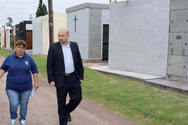 El intendente Mirolo supervisoacute las mejoras edilicias en el cementerio La Misericordia
