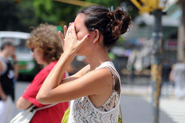 Brindan consejos para evitar los golpes de calor