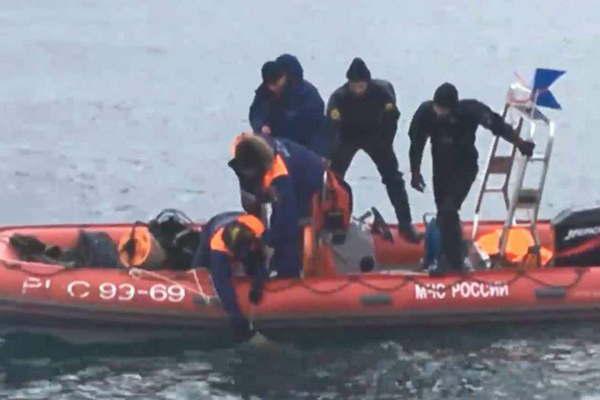 Hallaron una caja negra del avioacuten que se estrelloacute en Rusia