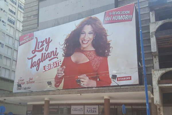 Liberate obra que desnuda a Lizy Tagliani 