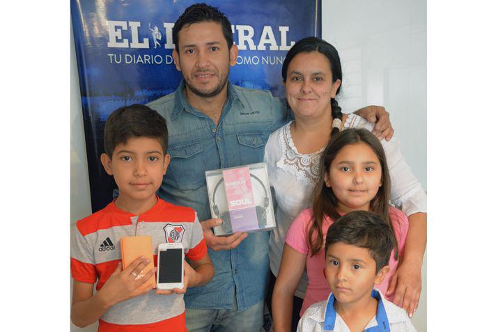 Los ganadores del gran sorteo de fin de antildeo ya retiraron sus premios