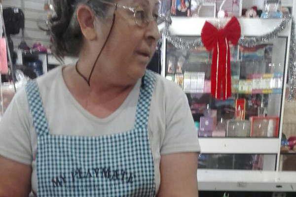 Se abstuvo de declarar la inescrupulosa comerciante que reteniacutea tarjetas sociales