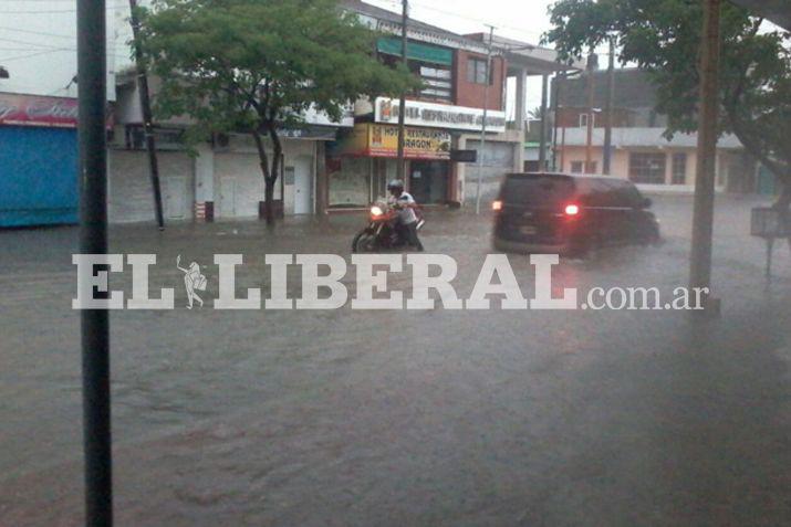La lluvia ocasionó el anegamiento de calles