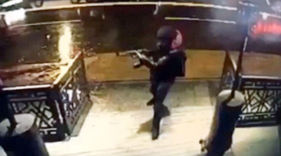 Video- asiacute ingresaba el tirador a la disco de Estambul