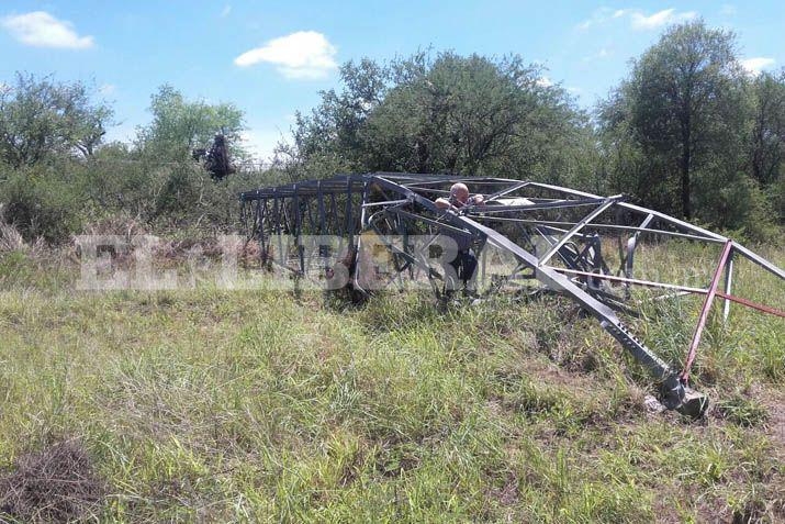 Caiacuteda de torres de Transnoa afectan el servicio eleacutectrico en Riacuteo Hondo