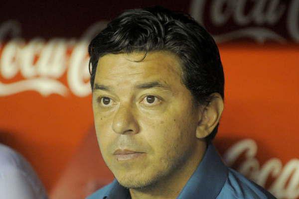 El Muñeco Gallardo A las piñas en sus vacaciones