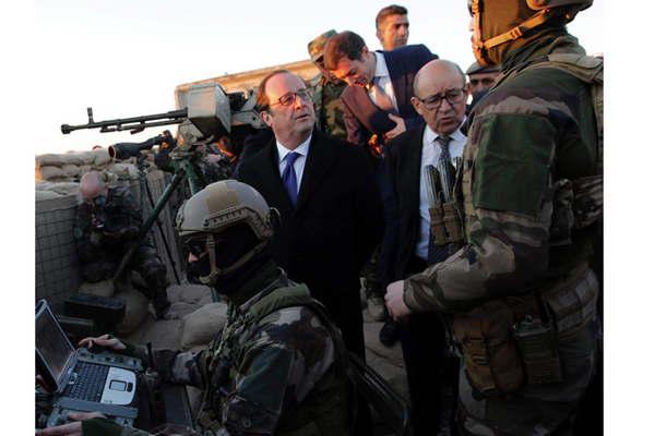 Hollande visitoacute Irak para apoyar la ofensiva militar