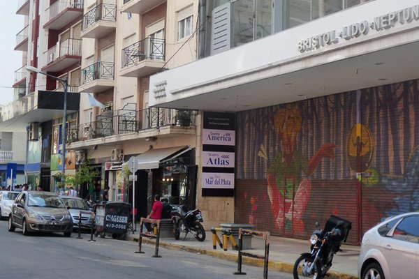 Teatros que cierran y otros que sobreviven este verano en Mar del Plata