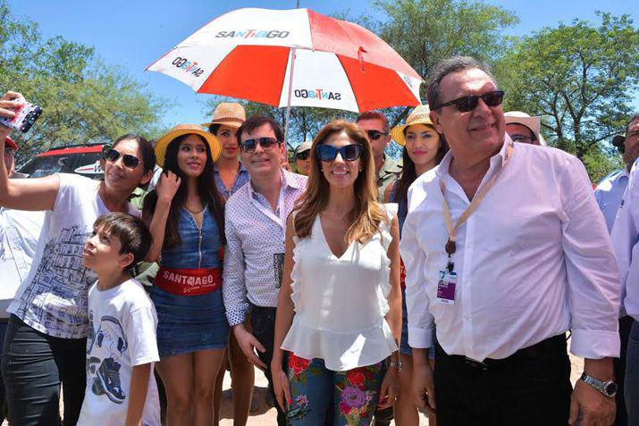 La Gobernadora y el ministro de Turismo de la Nacioacuten en la largada de la 2da etapa del Dakar