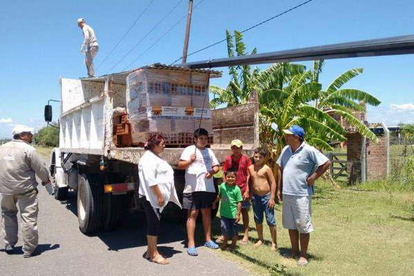 Afectados por el tornado reciben asistencia conjunta de Provincia y Municipio