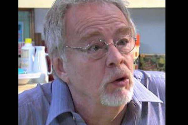 Dolor en la faraacutendula por la muerte del actor Salo Pasik 