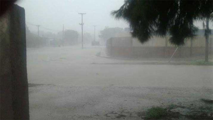 La lluvia y el granizo complicoacute a los vecinos de Nueva Esperanza