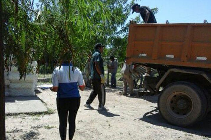 El Gobierno provincial entregoacute ayuda a familias de Sotelo y alrededores