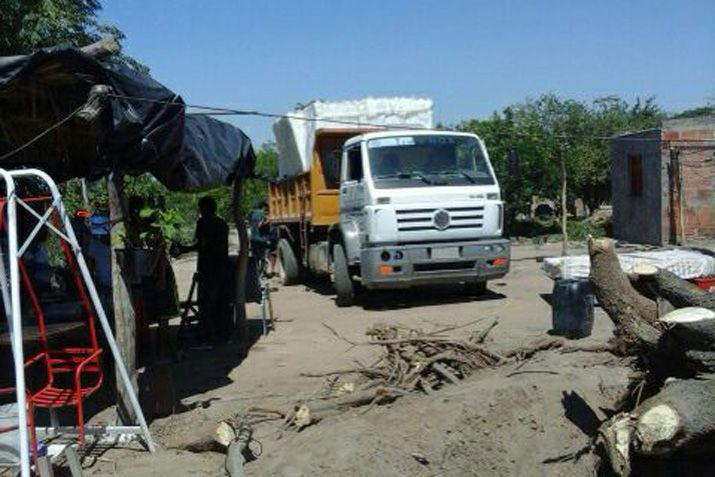 El Gobierno provincial entregoacute ayuda a familias de Sotelo y alrededores