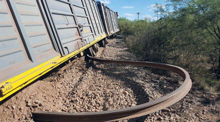 La ola de calor dobloacute los rieles dos metros y descarriloacute un tren cerca de Friacuteas