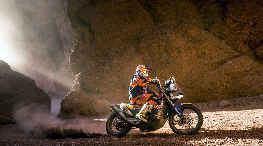 Price sufre una caiacuteda y el campeoacuten deja el Dakar