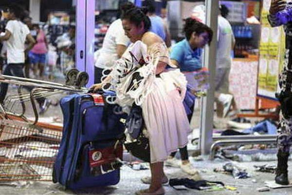 Maacutes de 250 detenidos por los saqueos en Meacutexico