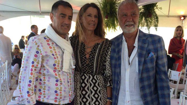 Santiaguentildeos presentes en el desfile de Di Domenico en Punta del Este