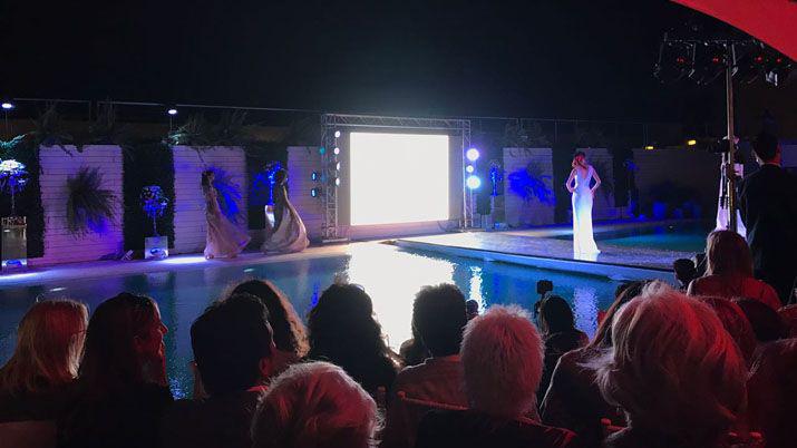 Santiaguentildeos presentes en el desfile de Di Domenico en Punta del Este